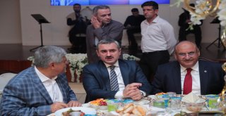 Başkan Hasan Can, Torunları Mehmet ve Hasan’ın Sünnet Merasiminde Akrabaları ve Dostlarıyla Bir Araya Geldi