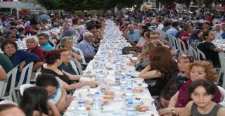Büyükşehir Belediyesi Ramazan Sofrası'nı Silifke'de Kurdu