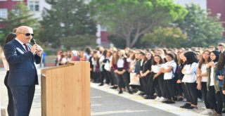  Başkan  Kafaoğlu , öğrencilerin heyecanına ortak oldu.