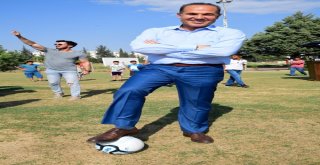 Büyükşehir Belediyesi Yaz Futbol Okulu Başkan Sözlü’nün Başlama Vuruşu İle Açıldı