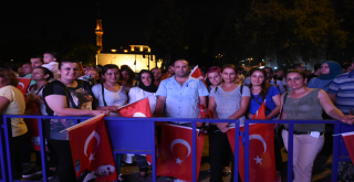 Beşiktaş'ta Özgürlük ve Demokrasi Mitingi!