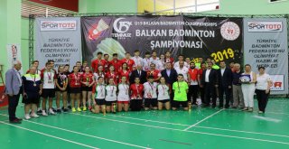 Osmangazili Badmintoncular Rakip Tanımıyor