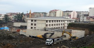 Trabzon'da Cudibey Ortaokulu ve öğretmenevi inşaatı hızla ilerliyor