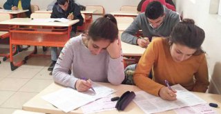 Mersin Büyükşehir'in Eğitime Desteği Sürüyor