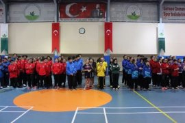Osmangazi’de Badminton Heyecanı