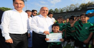 Başkan Hasan Can Ümraniye Belediyesinin Katkılarıyla Yenilenen Dudullu Spor Tesisleri 2018/2019 Futbol Sezonu Açılışı ve Yaz Futbol Okulu Kapanış Törenine Katıldı
