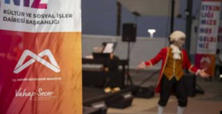 Mersin'de Bu Ne Biçim Mozart İsimli Anlatımlı Çocuk Konseri Gerçekleştirdi