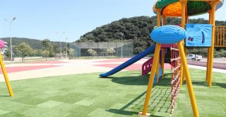 Arnavutköy Belediyesi’nden Çocuklara İki Yeni Park