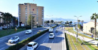 Atatürk Caddesi'nin Konak Pier bölümünde geçici trafik düzenlemesi başlıyor