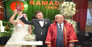 Başkan Albayrak Nihan ve Osman Çiftinin Nikah Törenine Katıldı