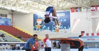 Artistik Cimnastik Dünya Kupası Mersinde Başladı