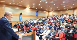 Bandırma 17 Eylül Üniversitesi'nin 2018 - 2019 Akademik Yılı'na başlaması dolayısıyla bir üniversitenin kampüsünde bir tören düzenlendi. Gençlik ve Spor Bakanı Mehmet Muharrem Kasapoğlu ve Balıkesir B