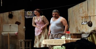 Türk Dünyası Tiyatro Günleri'nin Perdesini Kardeş Ülke Araladı