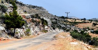 Büyükşehir Belediyesi, Gülnar'da Yolsuz Köy Bırakmıyor