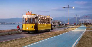​Nostaljik tramvay Çiğdem yeni yıl için süslendi