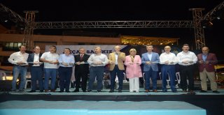 Balıkesir Büyükşehir Belediyesi tarafından yenilenen Akçay Sarıkız Meydanı dün düzenlenen törenle açıldı.