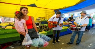 Maltepe’nin pazar ve parklarında müzik coşkusu