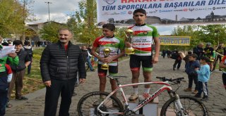 Diyarbakır'da '1. Büyükşehir Belediyesi Bisiklet Yarışması' düzenlendi