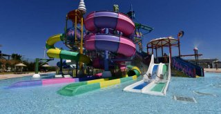 Oasis Aquapark’ta güvenli eğlence