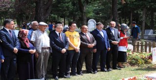 Cumhurbaşkanı Yardımcısı Fuat Oktay ve Başkan Hasan Can Ümraniye Kocatepe Şehitliğini Ziyaret Etti