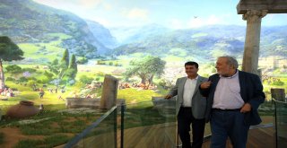 Ünlü Tarihçi İlber Ortaylı, 'Panorama 1326 Bursa Fetih Müzesi'ni Ziyaret Etti