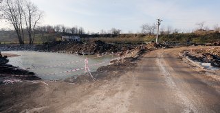 The Bridge Destroyed by the Flood is Being Renewed