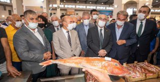 İzmir'de balık sezonu törenle açıldı