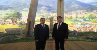 Makedonya Cumhurbaşkanı Fetih Müzesi'ni Ziyaret Etti