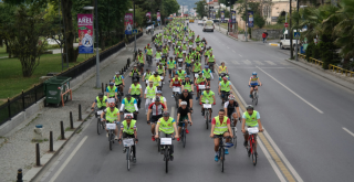 Beşiktaş Sokaklarında Yüzlerce Bisikletli!