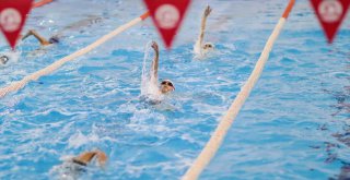 Büyükşehir'in havuzları yüzme sporuna ilgiyi artırdı