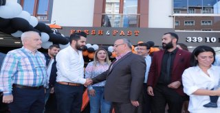 Başkan Hasan Can Ümraniye Burger@Restoranının Açılışını Gerçekleştirdi