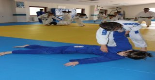 Osmangazi'de Judocu Nesiller Yetişiyor