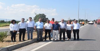 Daha yeşil bir Balıkesir için Balıkesir Büyükşehir Belediye Başkanı Zekai Kafaoğlu’nun talimatıyla ana arterlerdeki yollarda da çalışma başlatan Kent Estetiği Dairesi Başkanlığı son olarak Burhaniye -