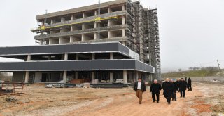 Başkan Kafaoğlu  , Teknokent binasının inşaatında incelemelerde bulundu