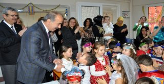 Türkyılmaz’dan miniklere yeni yıl ziyareti