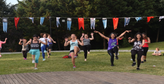 Etiler Sanatçılar Parkı’nda Yoga ve Pilates Keyfi!