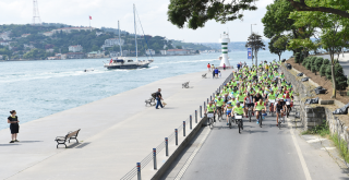 Beşiktaş Sokaklarında Yüzlerce Bisikletli!