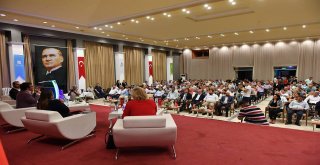'15 Temmuz Söyleşisi’  paneli,  İsmet İnönü Kültür Merkezi’nde gerçekleşti.