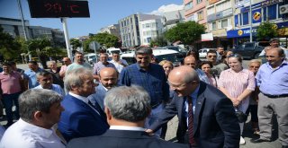 Göreve geldiği günden bu yana özellikle ilçelere yaptığı sık ziyaretlerle tüm dikkatleri üzerine toplayan Balıkesir Büyükşehir Belediye Başkanı Zekai Kafaoğlu, önceki günü Burhaniye'de geçirdi.