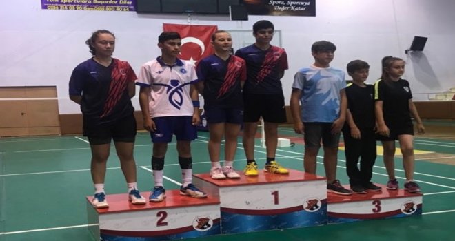 Manisa Büyükşehir Belediyespor Badmintonda Çok Farklı