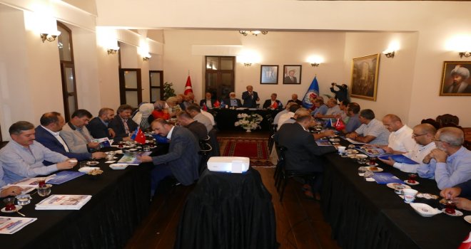 Başkan Gümrükçüoğlu STK temsilcileri ile istişarelerde bulundu