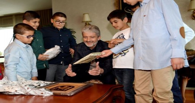 Başkan Tuna,  çocuklarla  buluştu.