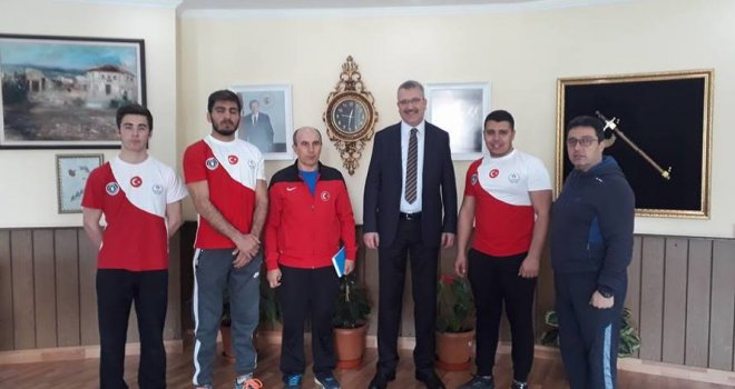 Başkanı Ali Özkan, Güreş Takımına  başarılar diledi.