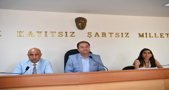 Sivas katliamında hayatını kaybedenler Belediye Meclisi’nde anıldı 