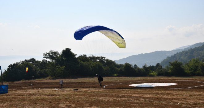 Yamaç Paraşütü Türkiye Şampiyonası İnegöl’de Yapıldı