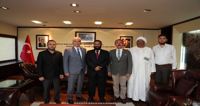 Katarlı heyetten Başkan Osman Zolan'a ziyaret