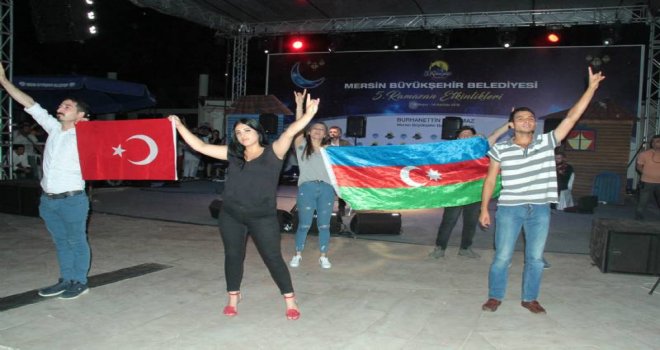 Atatürk Parkı Ali Kınık Konseri İle İnledi