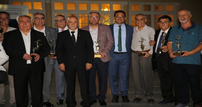 Basketbol Adamları Derneği'nden Başkan Ergün'e Onur Ödülü
