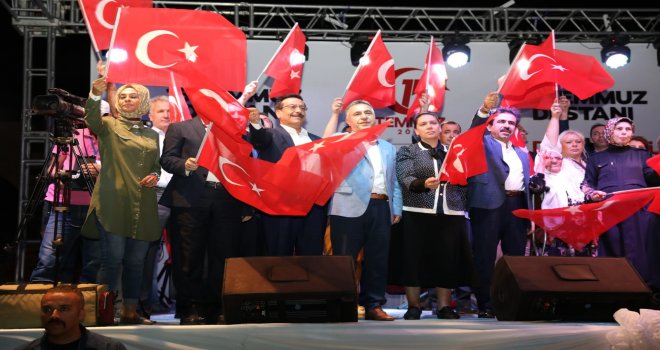 Diyarbakır'da Başkan Atilla, Demokrasi Nöbeti’ne katıldı