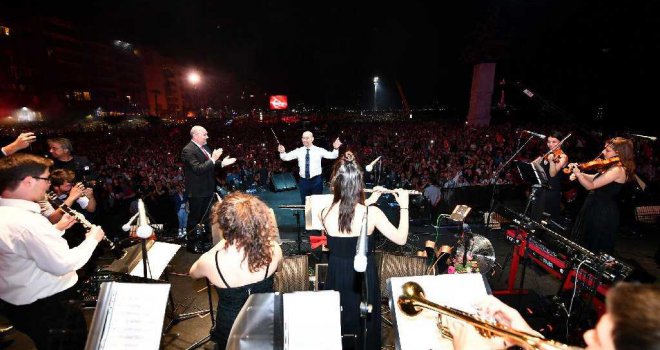 İzmirli sanatçılara Büyükşehir Belediyesi destek olacak
